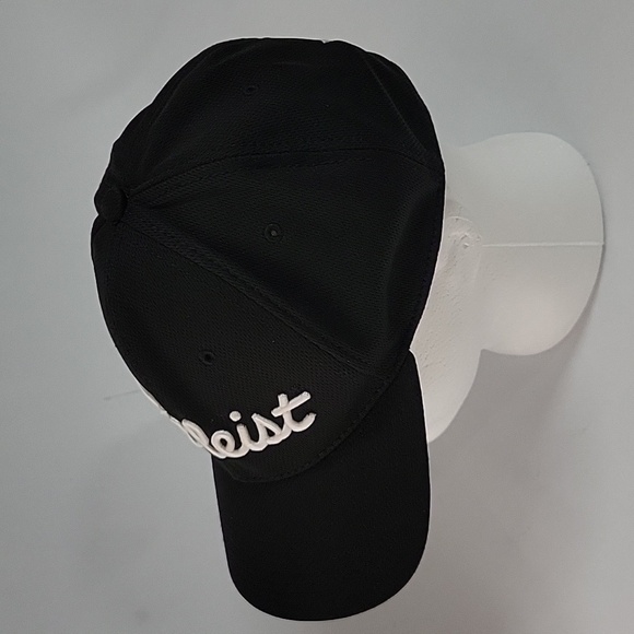 Titleist Embroidered Black Ballcap, Size Medium/Large - Picture 2 of 6